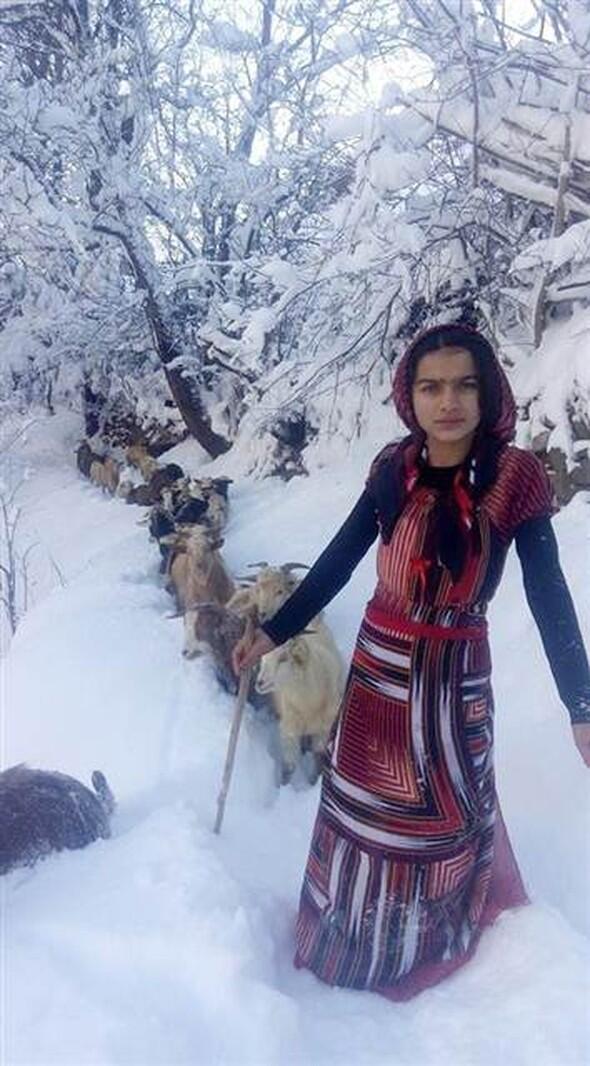 The story behind heart-warming photograph of shepherd girl in Turkey’s Rize