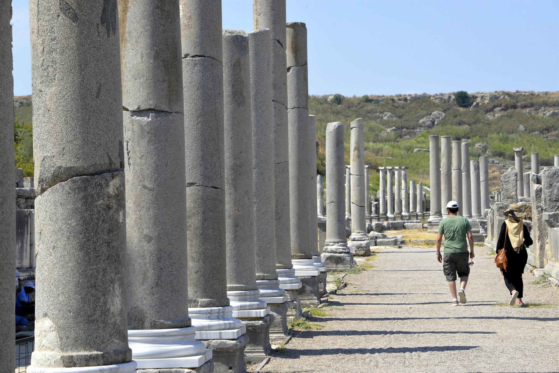 Campaign for Pergeâ€™s columns kicked off