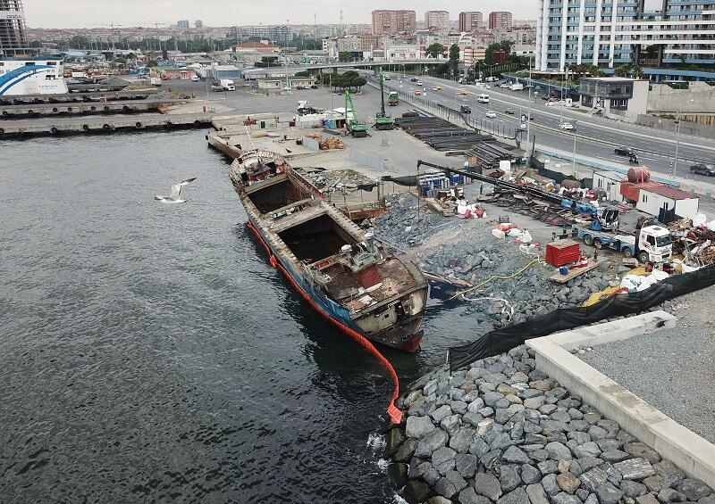 Ship dismantling underway in Turkish waters