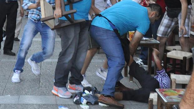 İzmirde mendil satan Suriyeli çocuğu dövenler hakkında şikayet