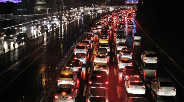 İstanbul da trafik durma noktasında