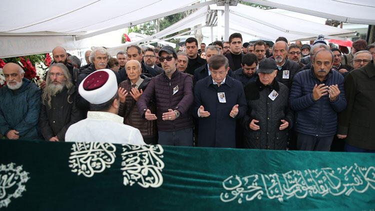 Gazeteci Kürşat Bumin'in cenazesi İzmir'e uğurlandı