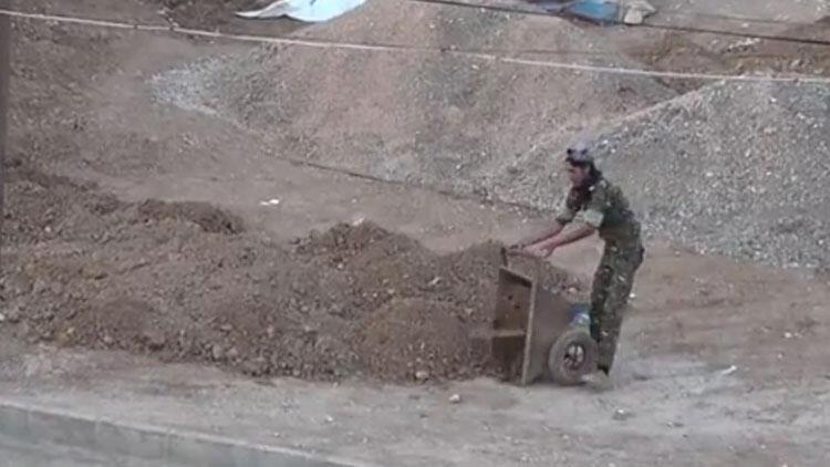 PKK YPG li teröristler hendek kazarken görüntülendi