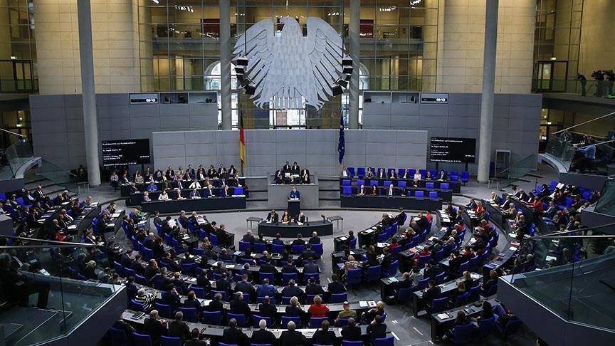 Almanya nitelikli iş gücünün ülkeye gelmesi konusunda engelleri azaltacak