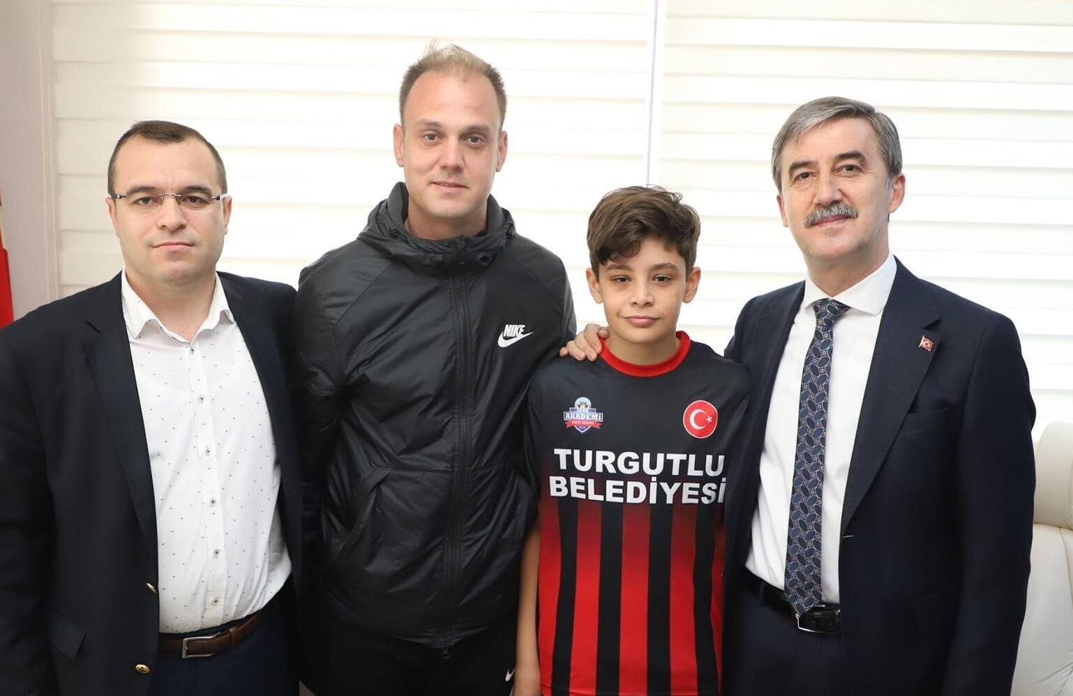 Arkadaşlarına veda etti Fenerbahçe için yola çıktı Ali Efe Katırcı