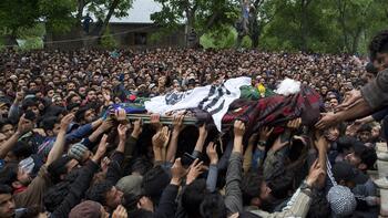 Cammu Keşmir'de inek kaçakçılığı yaptığı iddia edilen Müslüman öldürüldü  