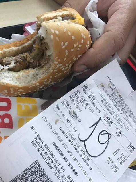Ünlü fast food zincirinde skandal