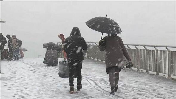 İstanbul ve Ankarada kar yağışı başladı