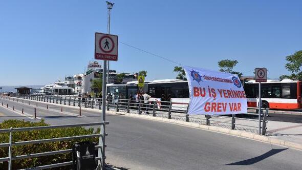 İzmirde yolcu ve araba vapuru seferleri, grev nedeniyle durdu (2)