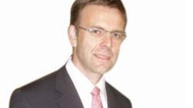 ... servet yönetimi ve yatırım bankacılığı hizmetleri ile dünya çapında bilinen bankası UBS&#39;in Avrupa, Ortadoğu ve Afrika (EMEA) Başkanı Reinhard Cluse, ... - 55ea7c93f018fbb8f88322e0