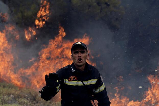 Yunanistan cayır cayır yanıyor