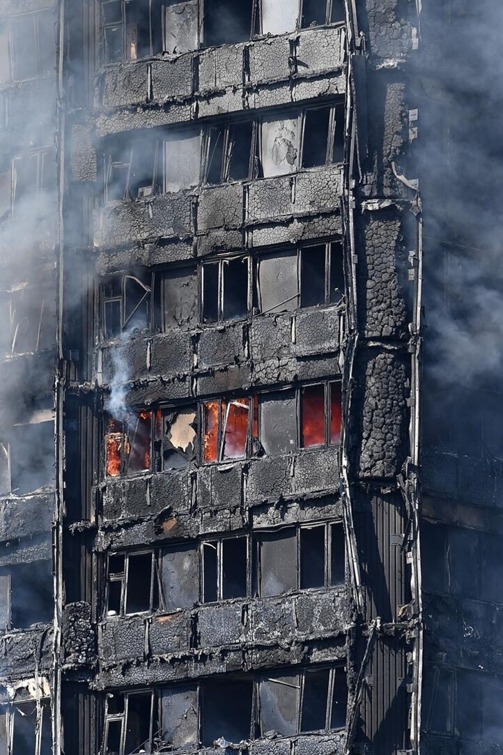 Son dakika: Londrada 27 katlı binada yangın dehşeti