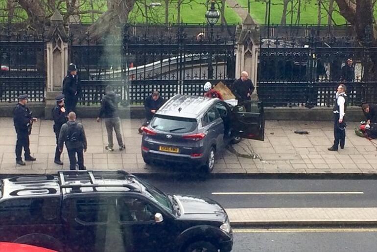 Son dakika: Londrada silah sesleri... Parlamento önünde çok sayıda yaralı var