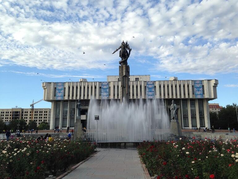 Sovyet izleriyle Bişkek / Kırgızistan