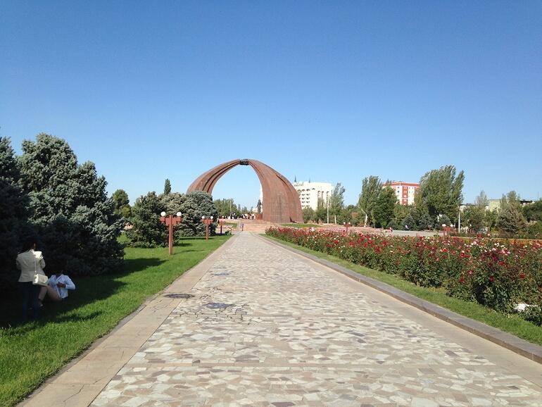 Sovyet izleriyle Bişkek / Kırgızistan