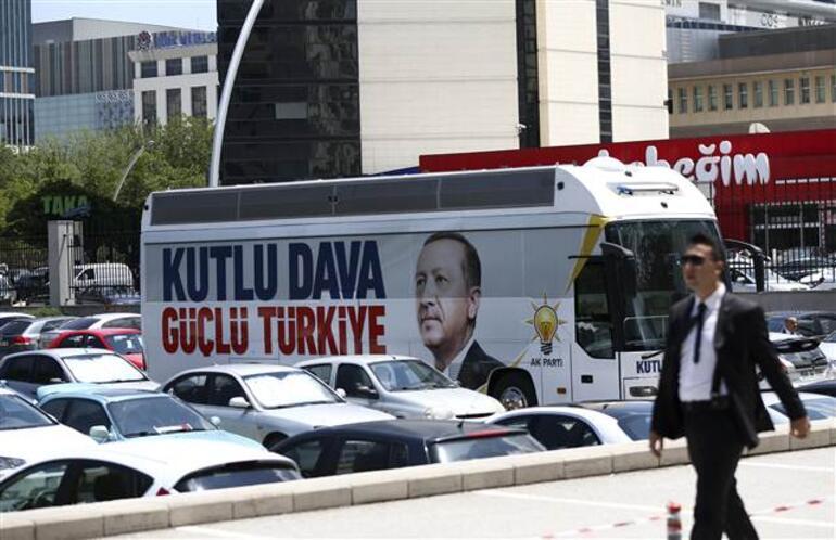Erdoğan, AK Parti Genel Başkanı olduktan sonra ilk kez Genel Merkezde