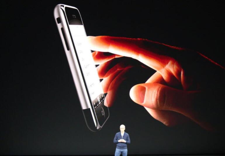 iPhone X ve iPhone 8 tanıtımı Apple tarafından gerçekleşti... İşte iPhone X hakkında ilk fotoğraflar