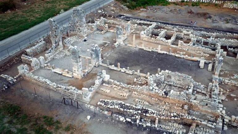 Patara Antik Kenti’nde bazilika ortaya çıkarıldı