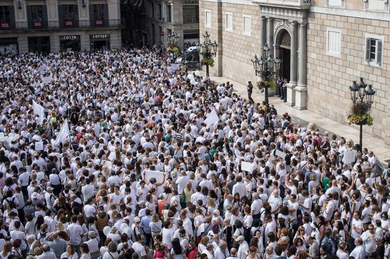 İspanya’da bu kez ‘diyalog’ gösterileri
