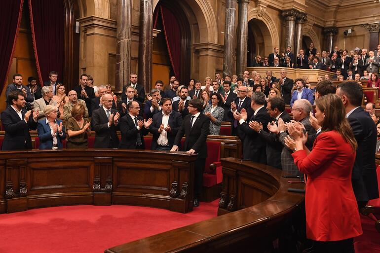 Son dakika... Katalonya Başbakanı: Bağımsızlık sürecini askıya almalıyız