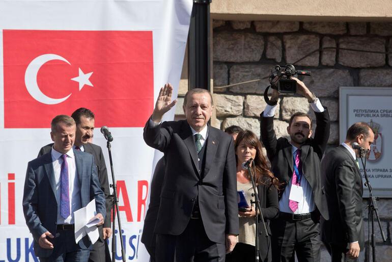 Erdoğan Sırbistanda konuştu FETÖ yuhalandı