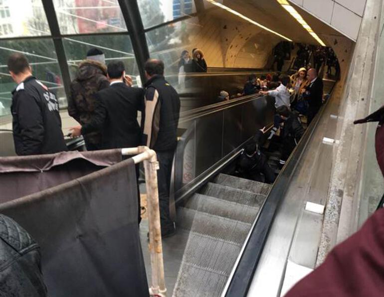 Son dakika... Maslak metrosunda yürüyen merdiven çöktü