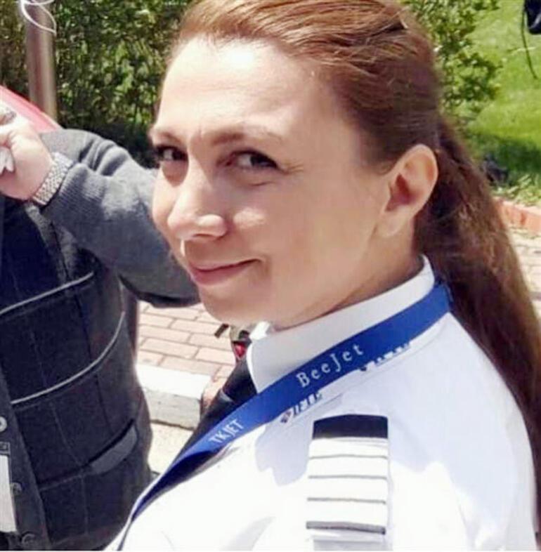 Düşen jetin pilotu Melike Kuvvetin              büyük dramı...