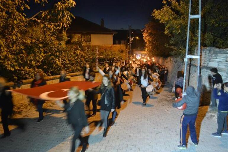 Türkiye uyumadı Cumhuriyet Bayramı gece de kutlandı