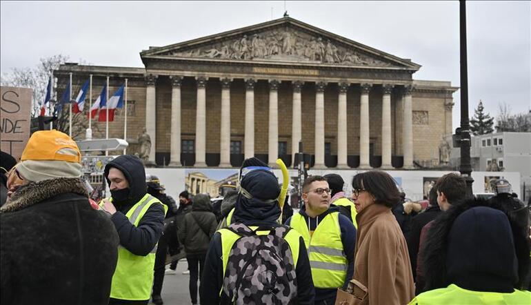 Fransada bakanlık binasına saldırı düzenlendi