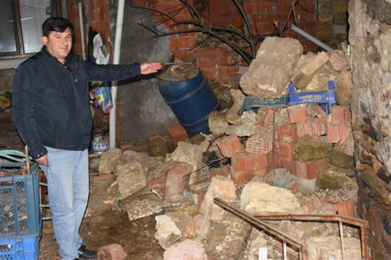Son dakika: Korkutan depremin ardından Ayvacıkta bugün okullar tatil edildi