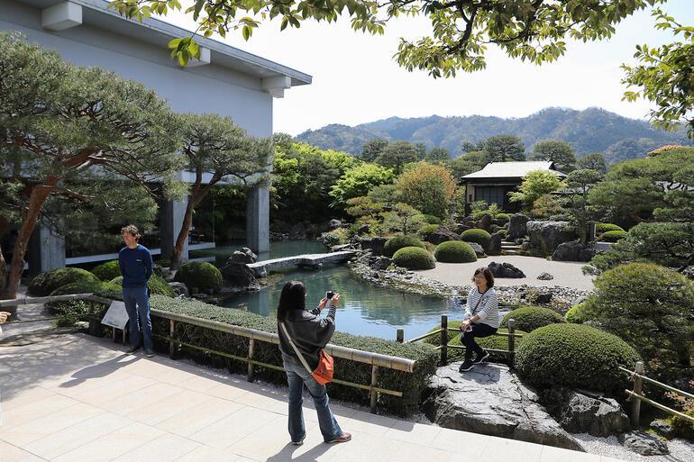 Japon bahçe sanatının zirvesi Adachi Bahçesi