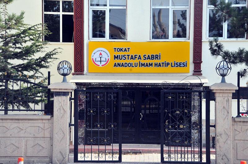 Son dakika: Liseden Mustafa Sabri adı kaldırıldı