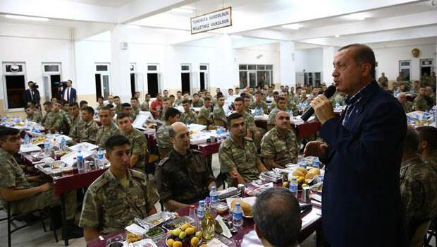 Erdoğan Silopi de askerlerle iftar yaptı