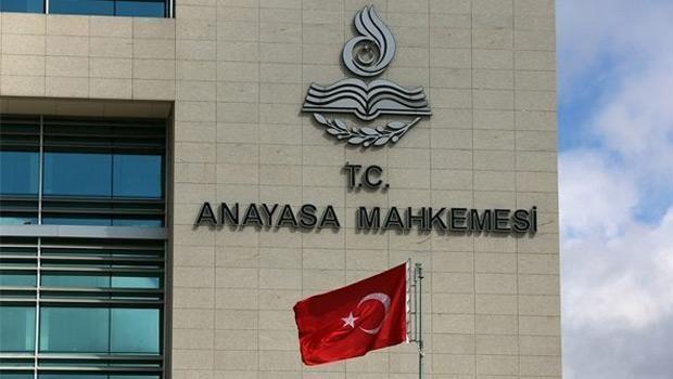 Erdoğan AYM'ye iki yeni üye atadı
