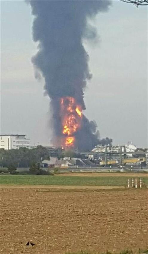 BASF fabrikasında patlama meydana geldi