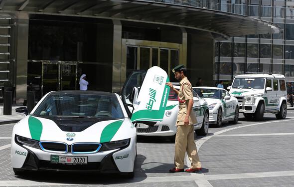 Dubai polisinin garajı dudak uçuklattı