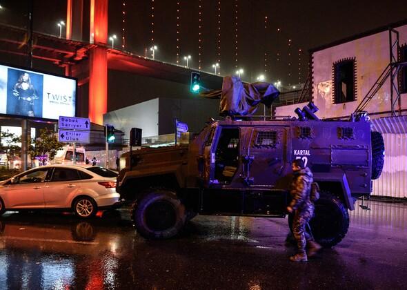 İstanbuldaki saldırı sonrası olay yerinden ilk görüntüler