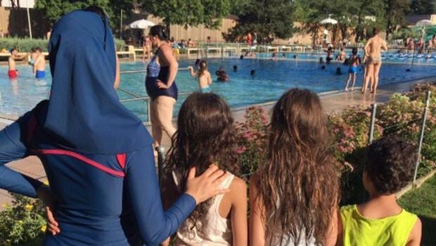 Cenevre'de havuza haşema ile gelen kadın dışarı çıkarıldı