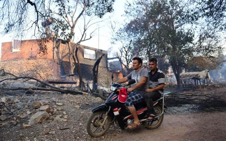Son dakika haberleri: Adrasan'da yangın, Olimpos boşaltıldı... 7 ev kül oldu