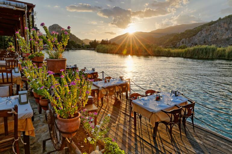 Bir ucu göl, bir ucu deniz: Dalyan