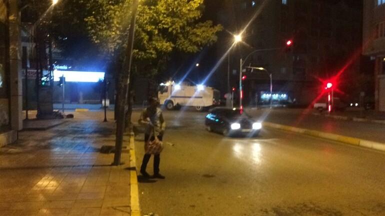Van'da polis karakoluna saldırı