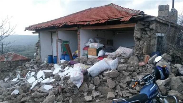 Son Dakika: Çanakkalede korkutan deprem
