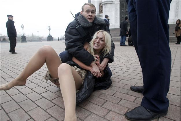 Nude on public in Minsk