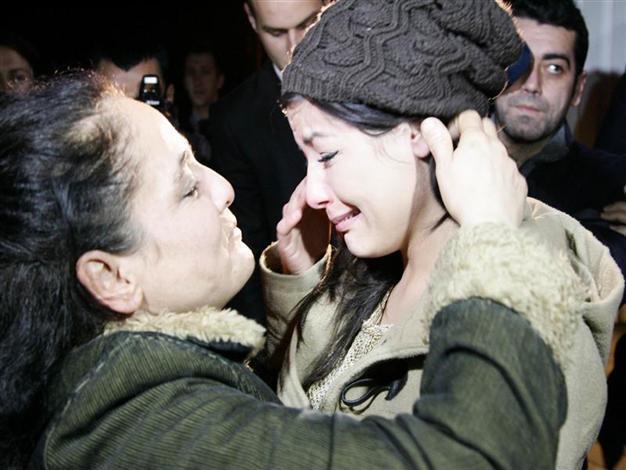 Turkish Mother Reunites With Daughter 7 Years After Deportation From