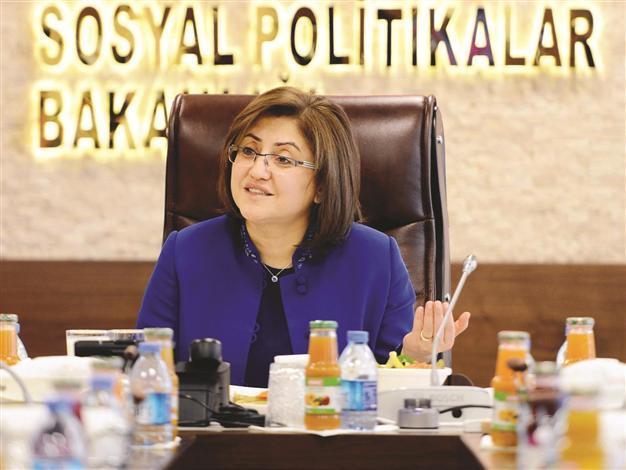 Family Minister Fatma Sahin Tops List Of Popular Women Study Turkey News