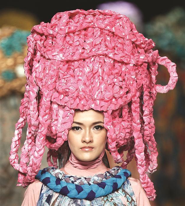 Indonesian designers defy cliches of Muslim fashion