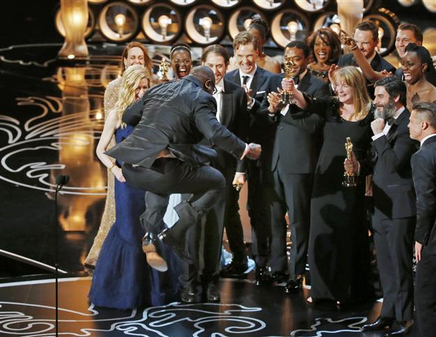 12 Years A Slave Makes History With Best Picture Oscar 6317