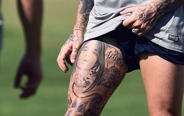 Meireles sports his Blue Mosque tattoo during World Cup training - Turkish  News