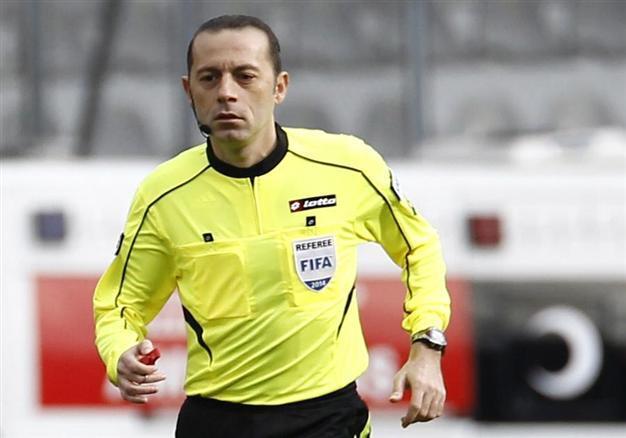 World Cup referee Cüneyt Çakır abandons game due to health problem ...