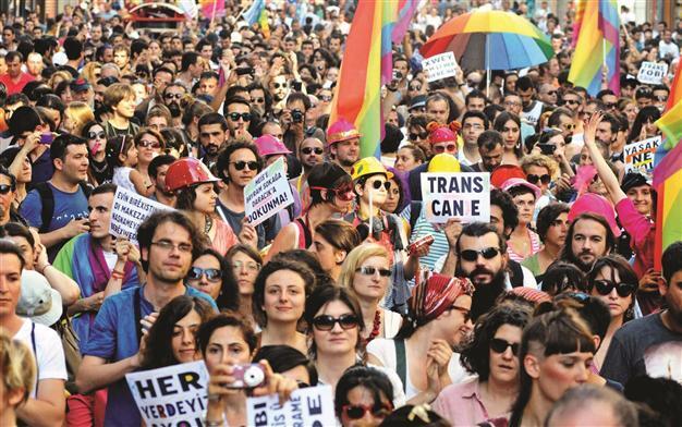 Lesbian sex in Ankara